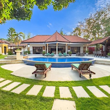 Villa Bugis Abimanyu Seminyak Екстер'єр фото