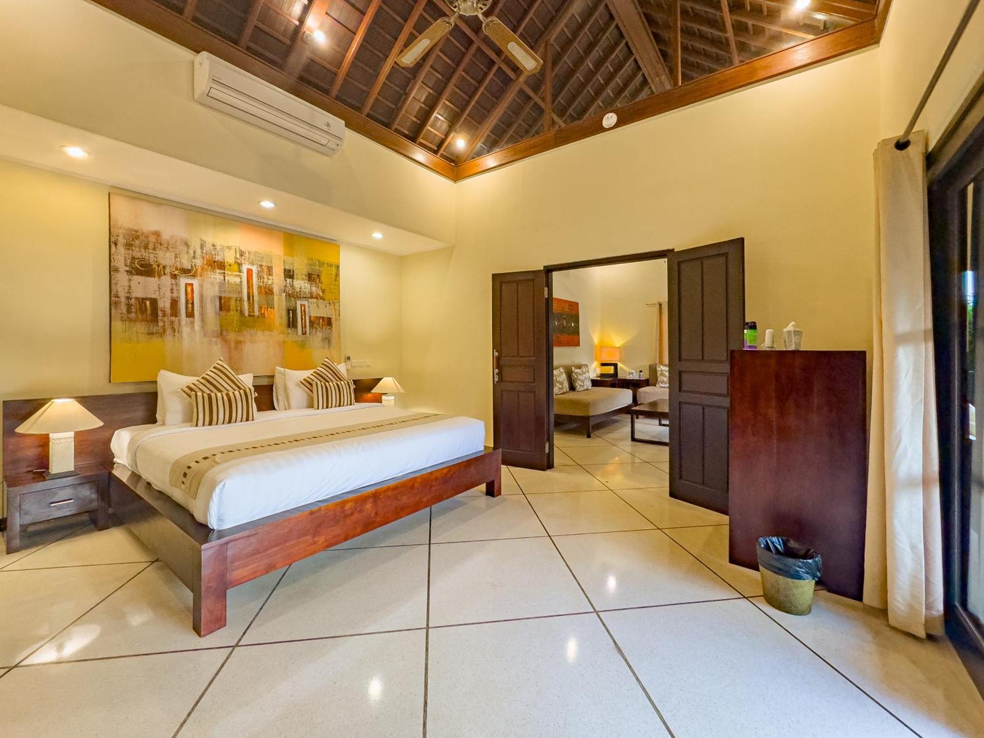 Villa Bugis Abimanyu Seminyak Номер фото
