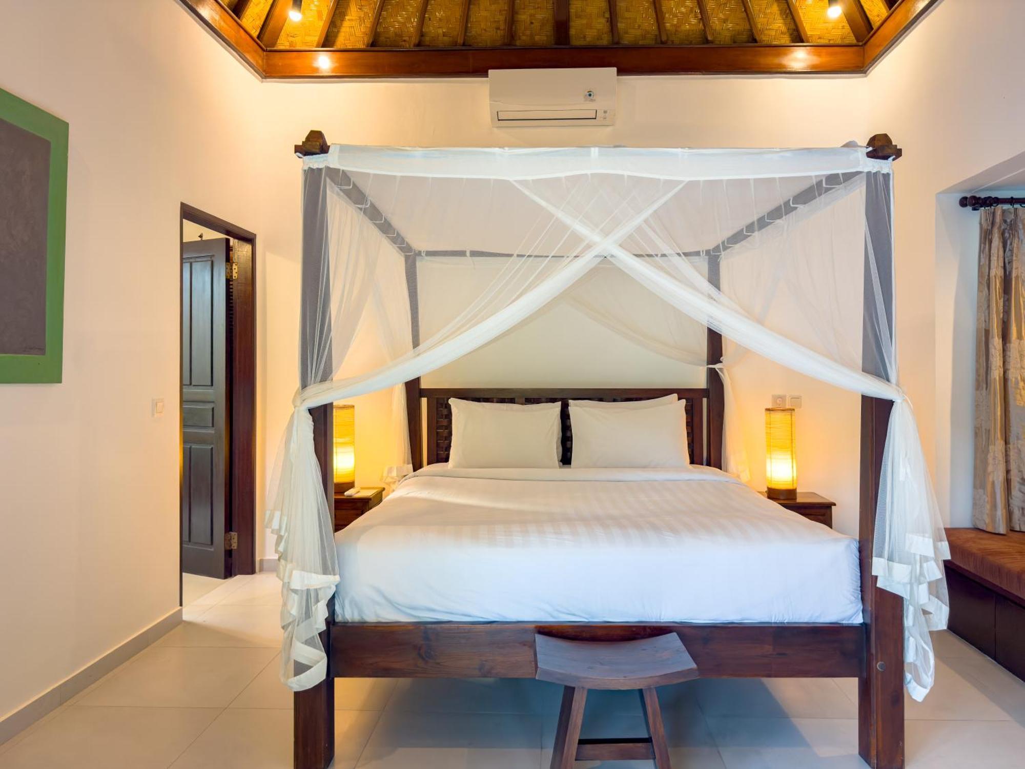 Villa Bugis Abimanyu Seminyak Номер фото