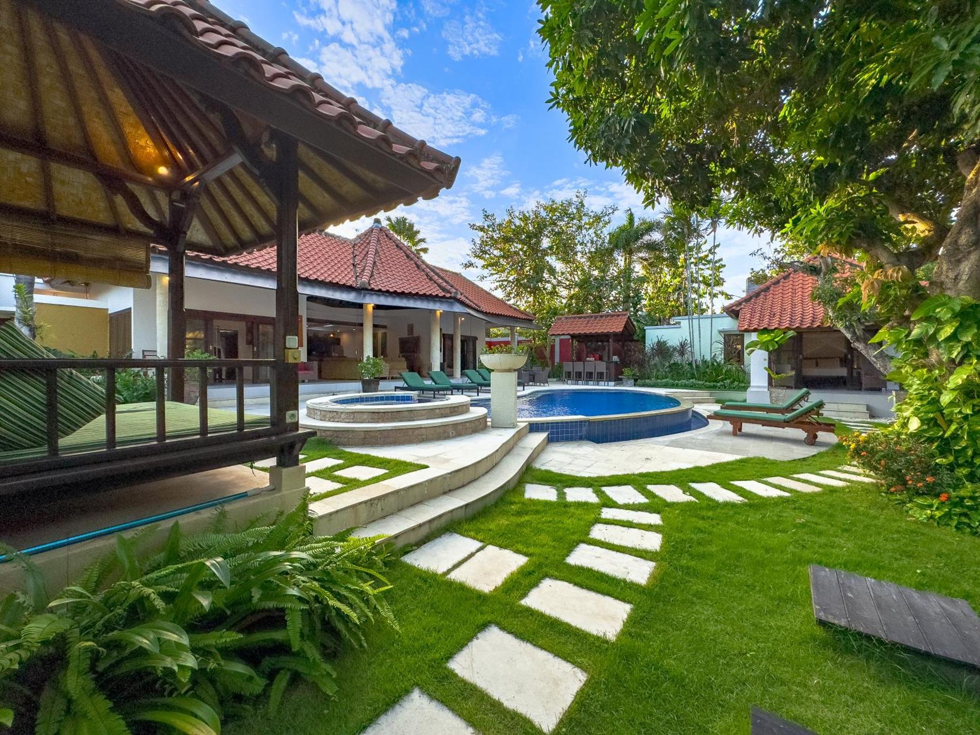 Villa Bugis Abimanyu Seminyak Номер фото