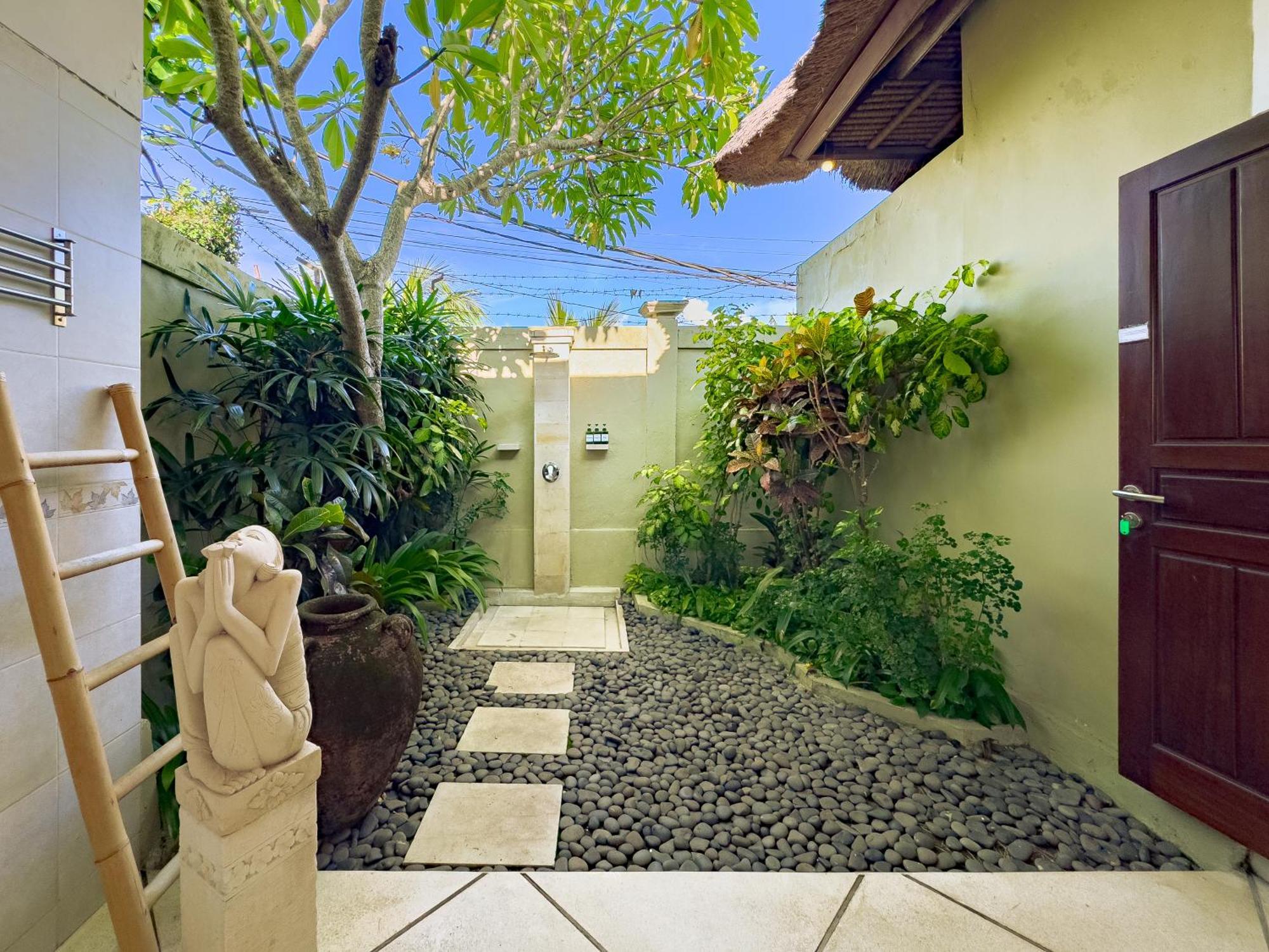 Villa Bugis Abimanyu Seminyak Номер фото